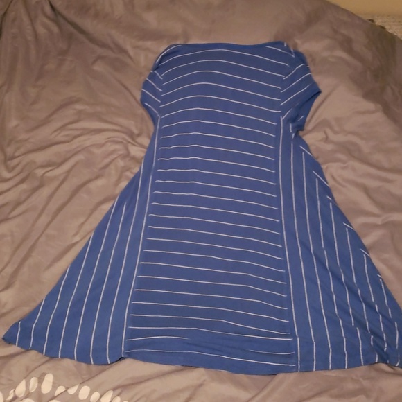Short sleeve shift dress - Picture 2 of 2